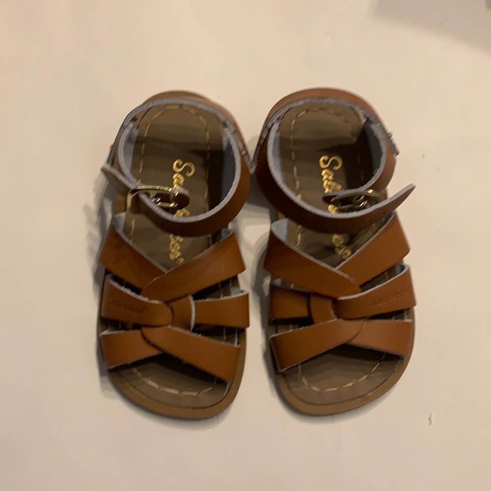 Brown sandals toddlers size 6